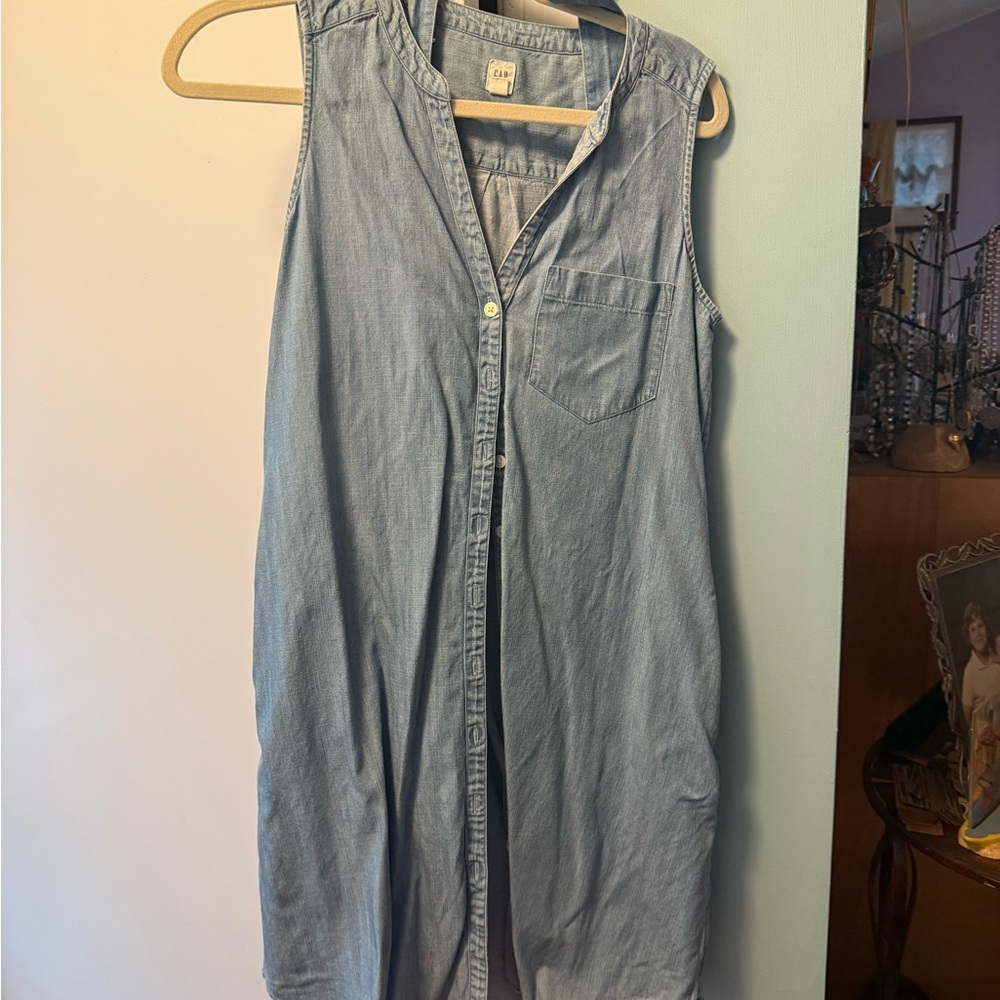 VTG GAP Sleeveless Light Wash Causal Denim Dress - Mid Length Airy & Effortless